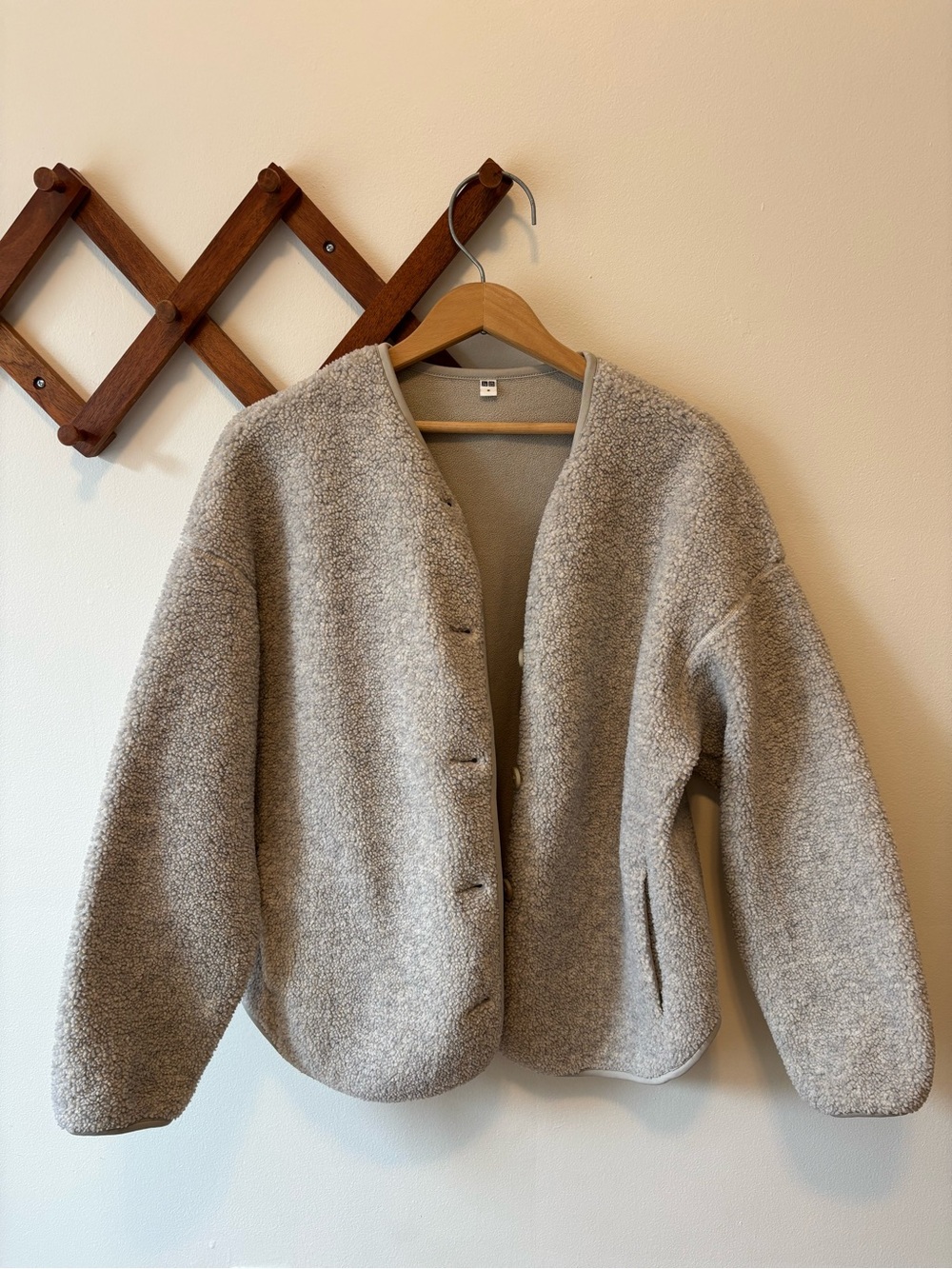 Uniqlo Women's Light Gray Teddy Sherpa Jacket